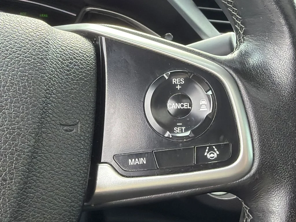 Used 2020 Silver Honda Touring image 25