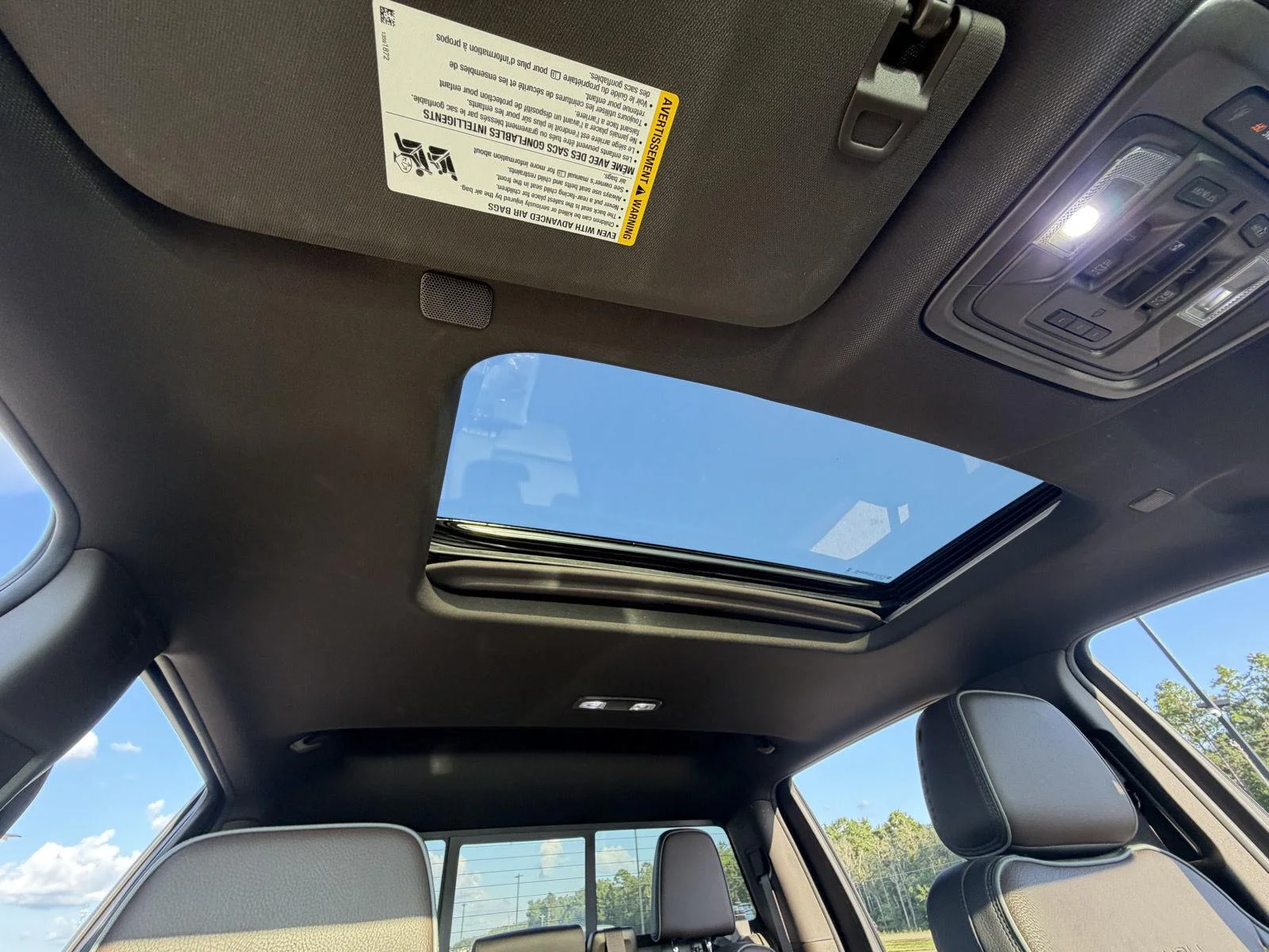 Used 2025 Onyx Black GMC Denali image 24