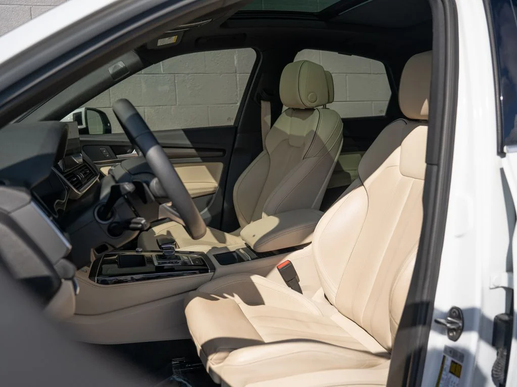 Used 2023  Audi  image 5