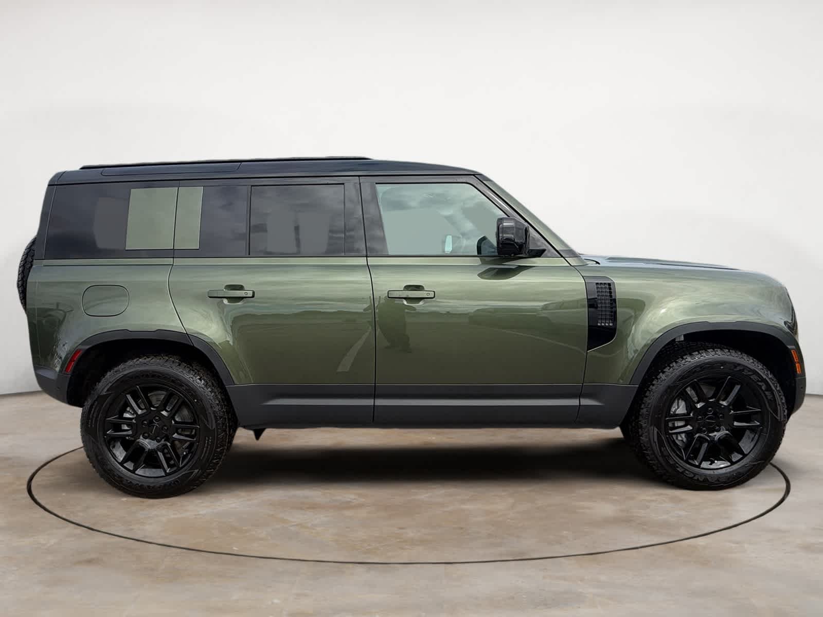 New 2026 green Land Rover S image 6