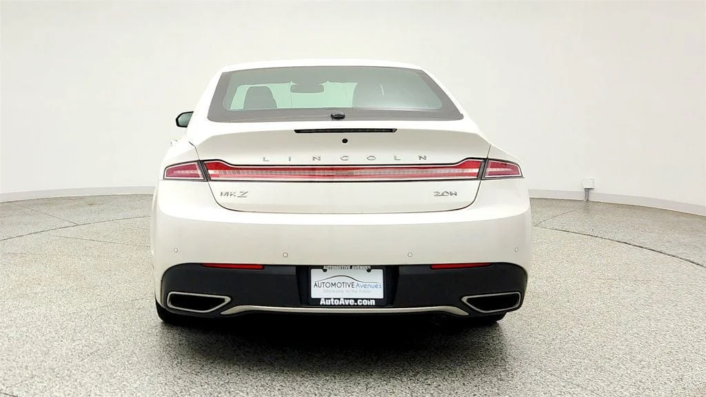 Used 2020 White Platinum Metallic Tri-Coat Lincoln Hybrid Reserve FWD image 6
