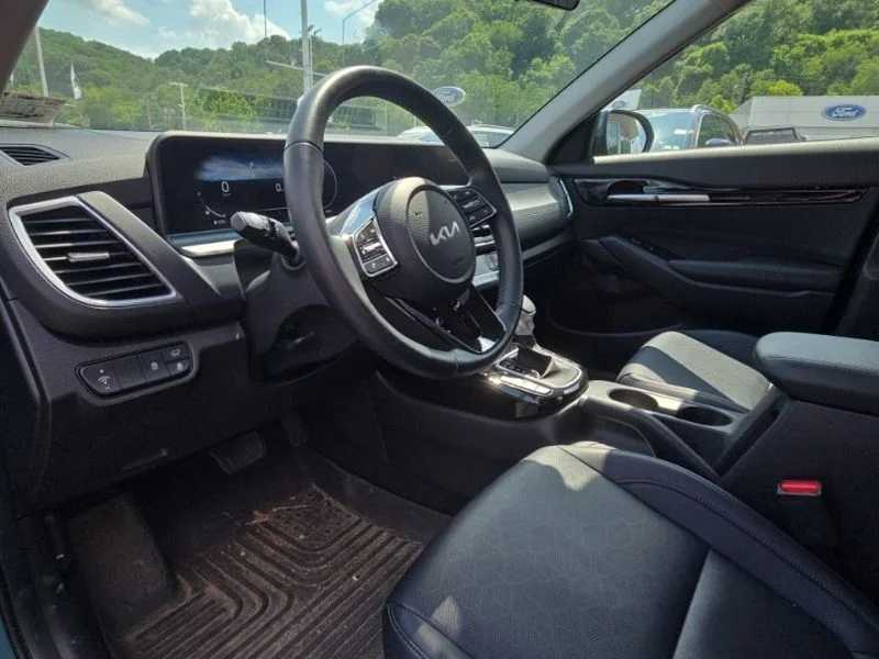 Used 2025 Blue Kia EX image 9