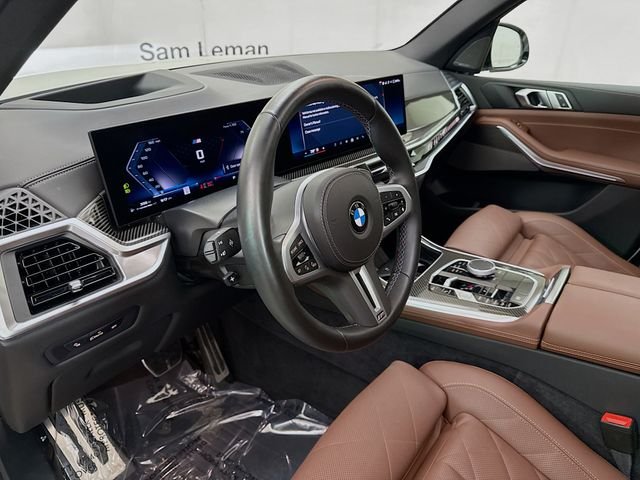 Used 2026 White Metallic BMW M60i image 9