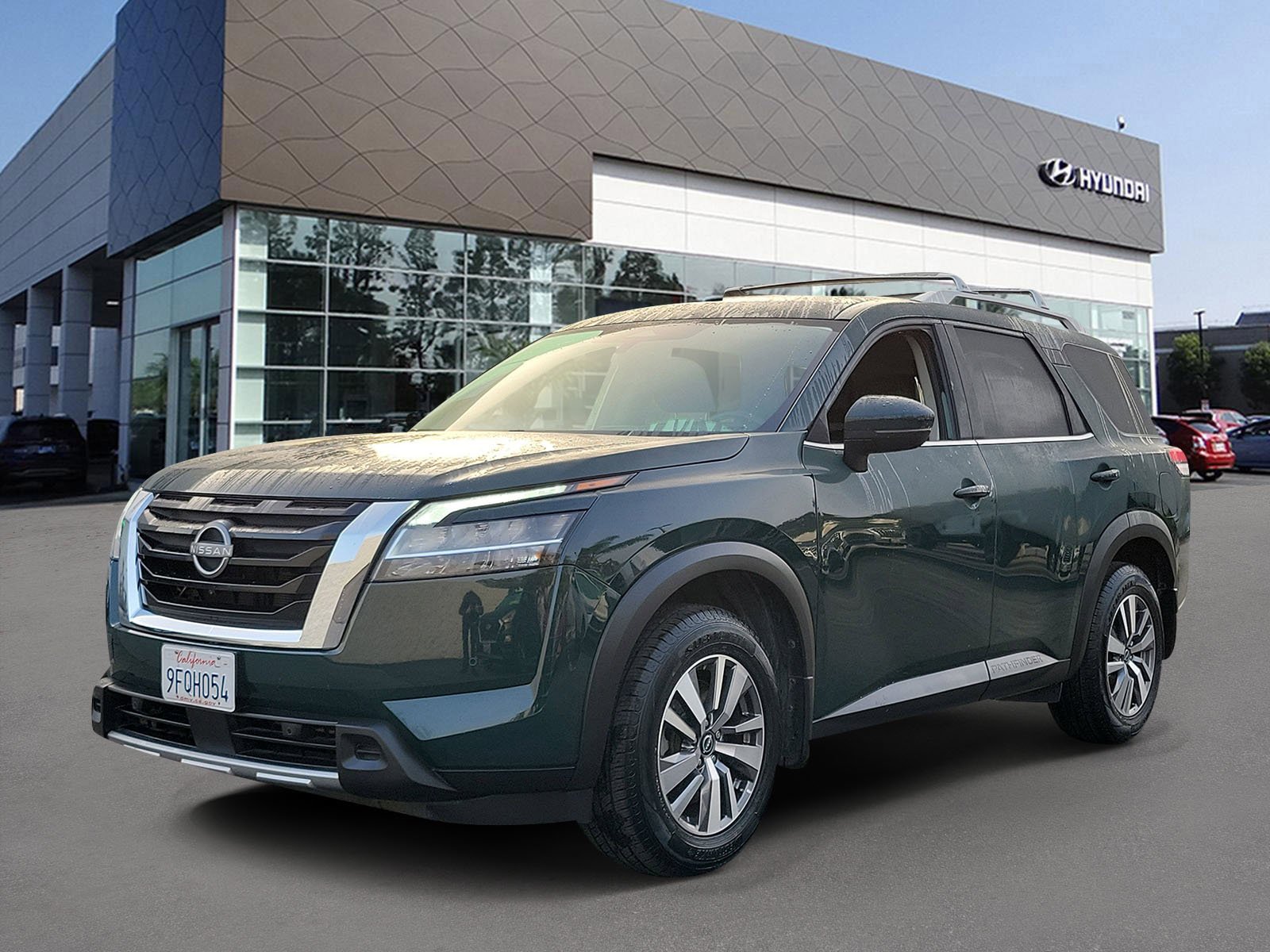 2023 Nissan Pathfinder SL