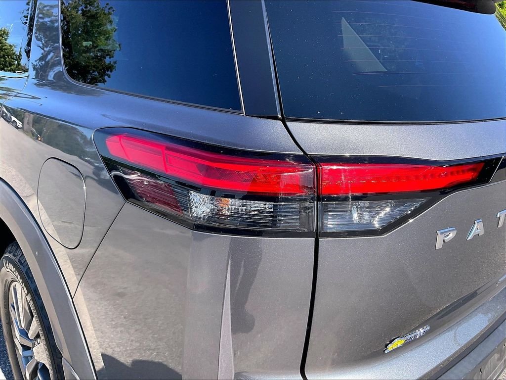 Used 2022 Gun Metallic Nissan SV image 32