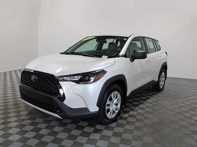 Certified Used 2024 Wind Chill Pearl Toyota L image 2