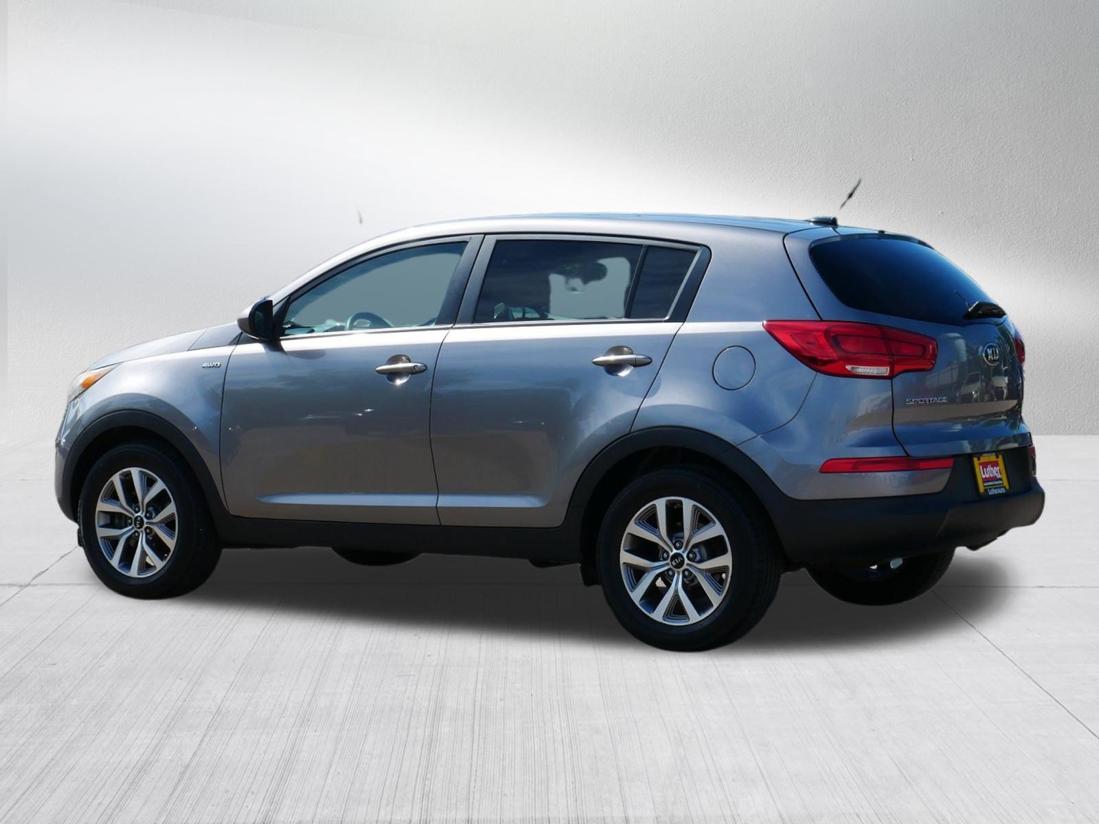 Used 2015 Mineral Silver Kia LX image 5