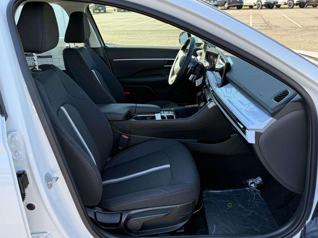 New 2026 Serenity White Hyundai SEL Sport image 15