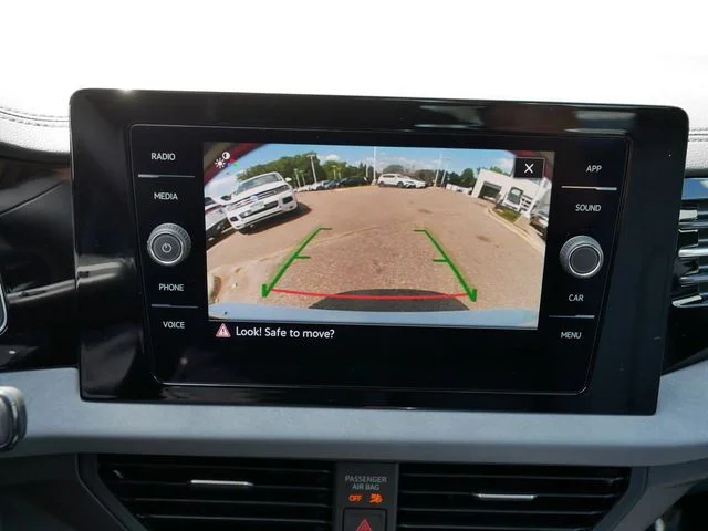 2025 Volkswagen Jetta SE - Photo 12