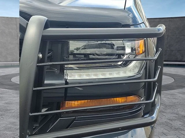 Used 2017 Gray Chevrolet LT image 9