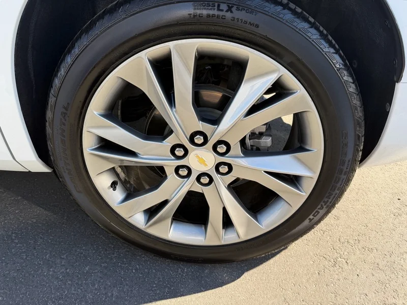 Used 2019 SUMMIT WHITE Chevrolet Premier image 33