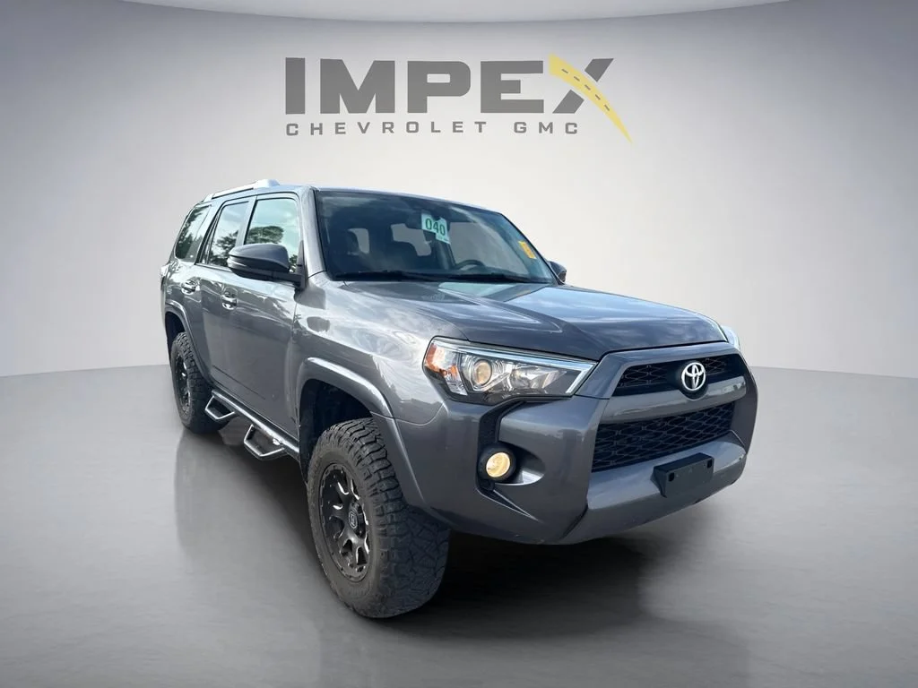 Used 2018  Toyota SR5 image 5
