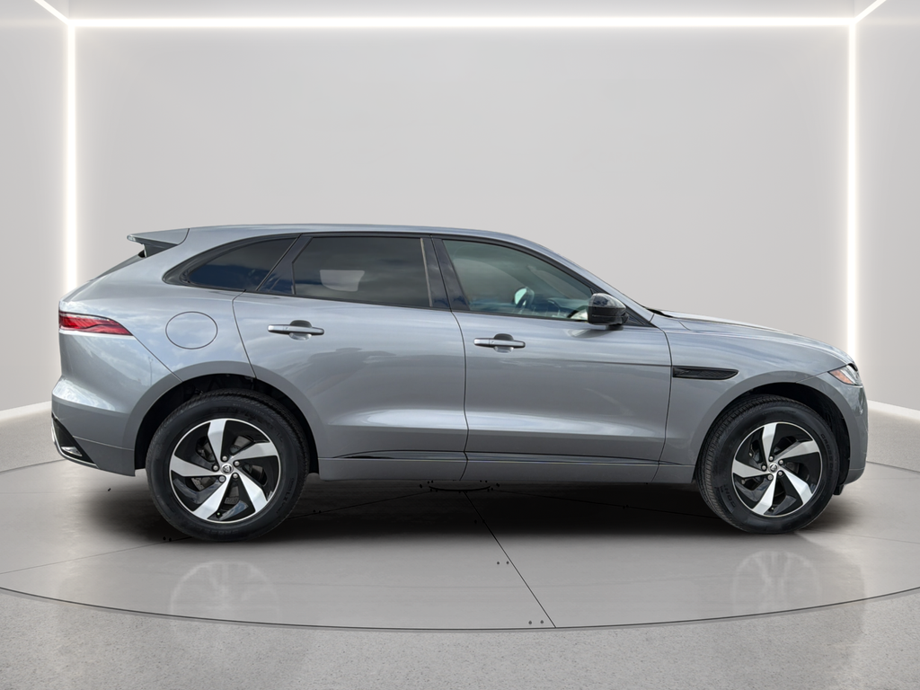 Used 2025  Jaguar P400 R-Dynamic S image 42