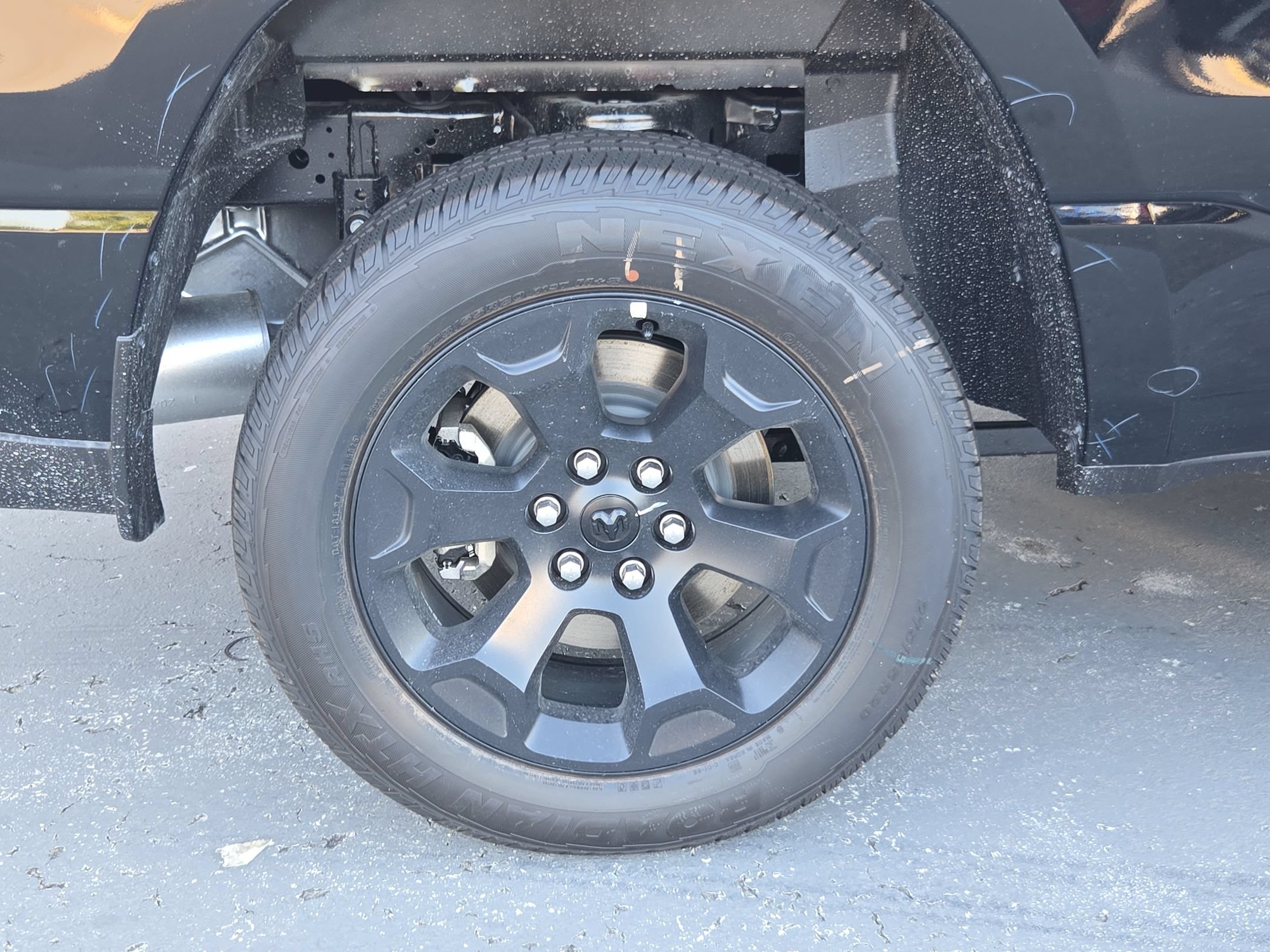 New 2026 Diamond Black Crystal Pearl-Coat Exterior Paint RAM Express image 13