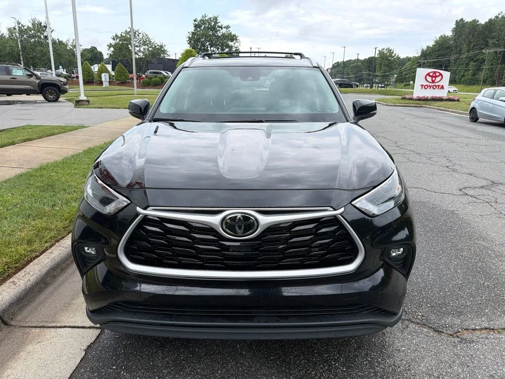 Used 2024 Black Toyota XLE image 9