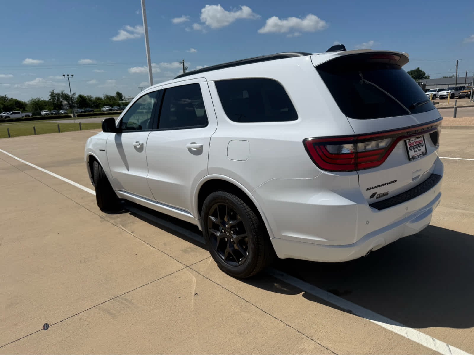 New 2026 White Knuckle Clear-Coat Exterior Paint Dodge GT Plus HEMI V8 image 10