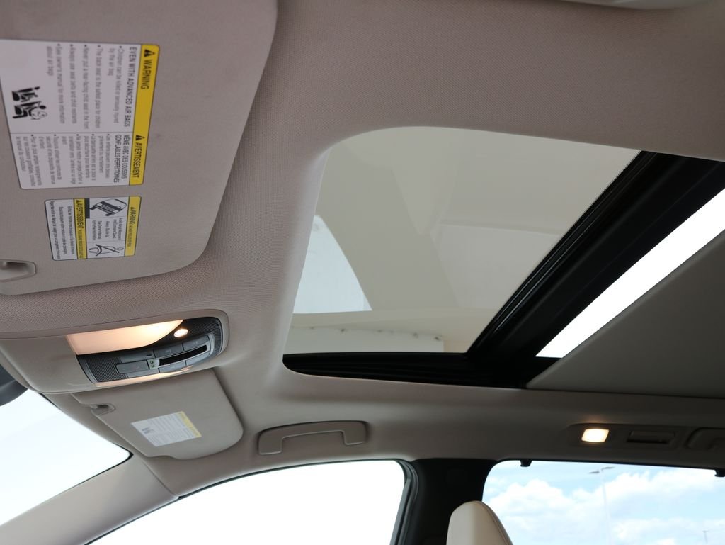 Certified Used 2023 White INFINITI LUXE image 26