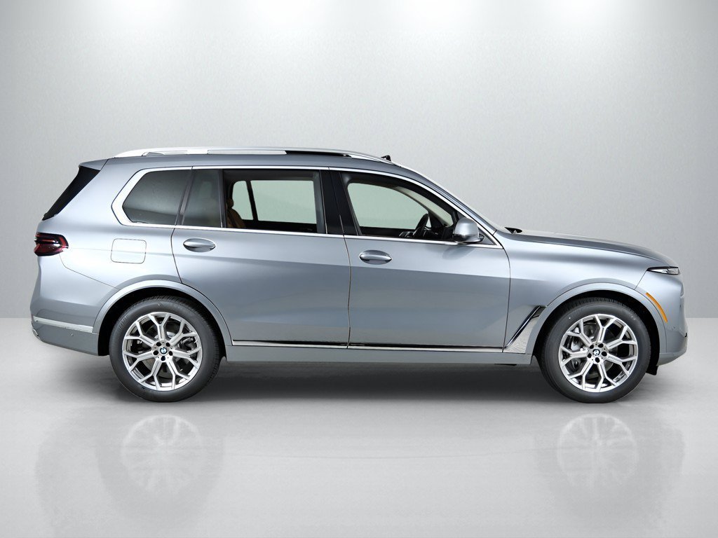 Used 2026 Skyscraper Grey Metallic BMW xDrive40i image 9