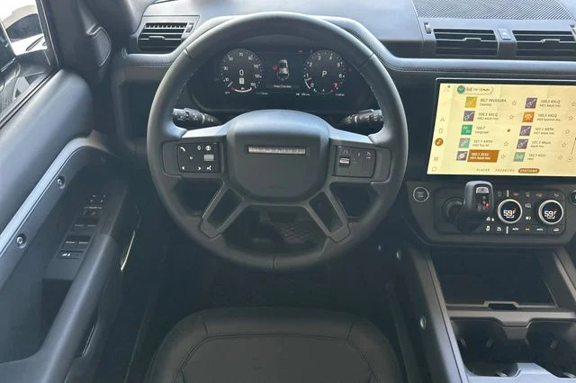 New 2026 Borasco Grey Land Rover X-Dynamic SE image 13