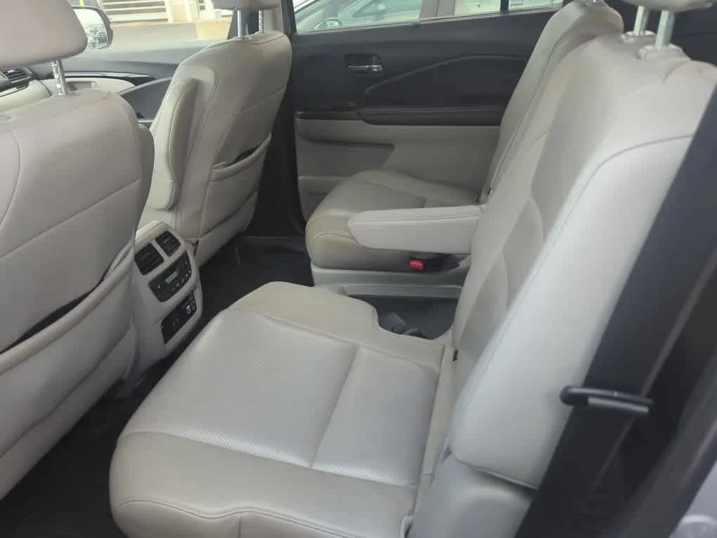 Used 2019 Lunar Silver Metallic Honda Elite image 6
