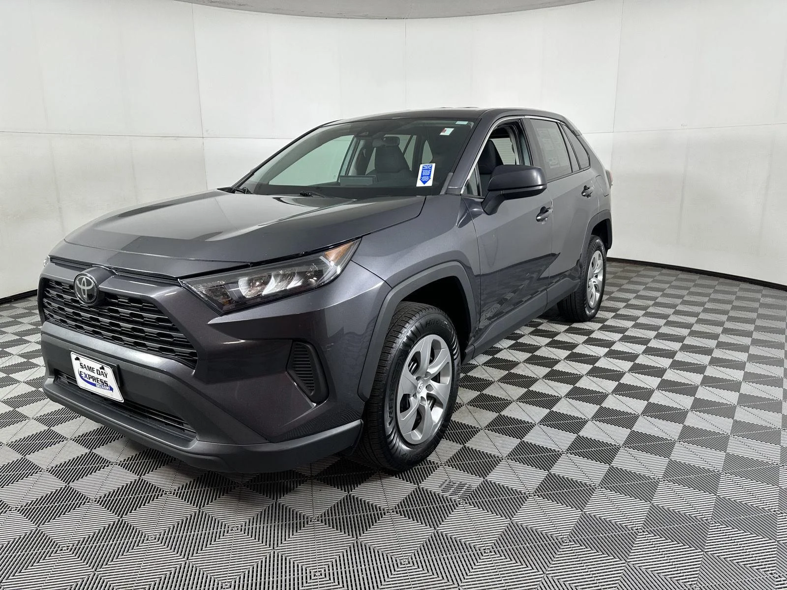 Used 2022 Magnetic Gray Metallic Toyota LE image 17