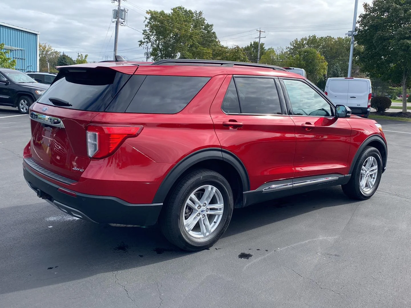 Used 2023 Rapid Red Metallic Tinted Clearcoat Ford XLT image 11
