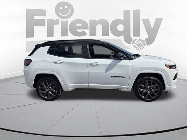 Used 2024 White Jeep Limited image 4