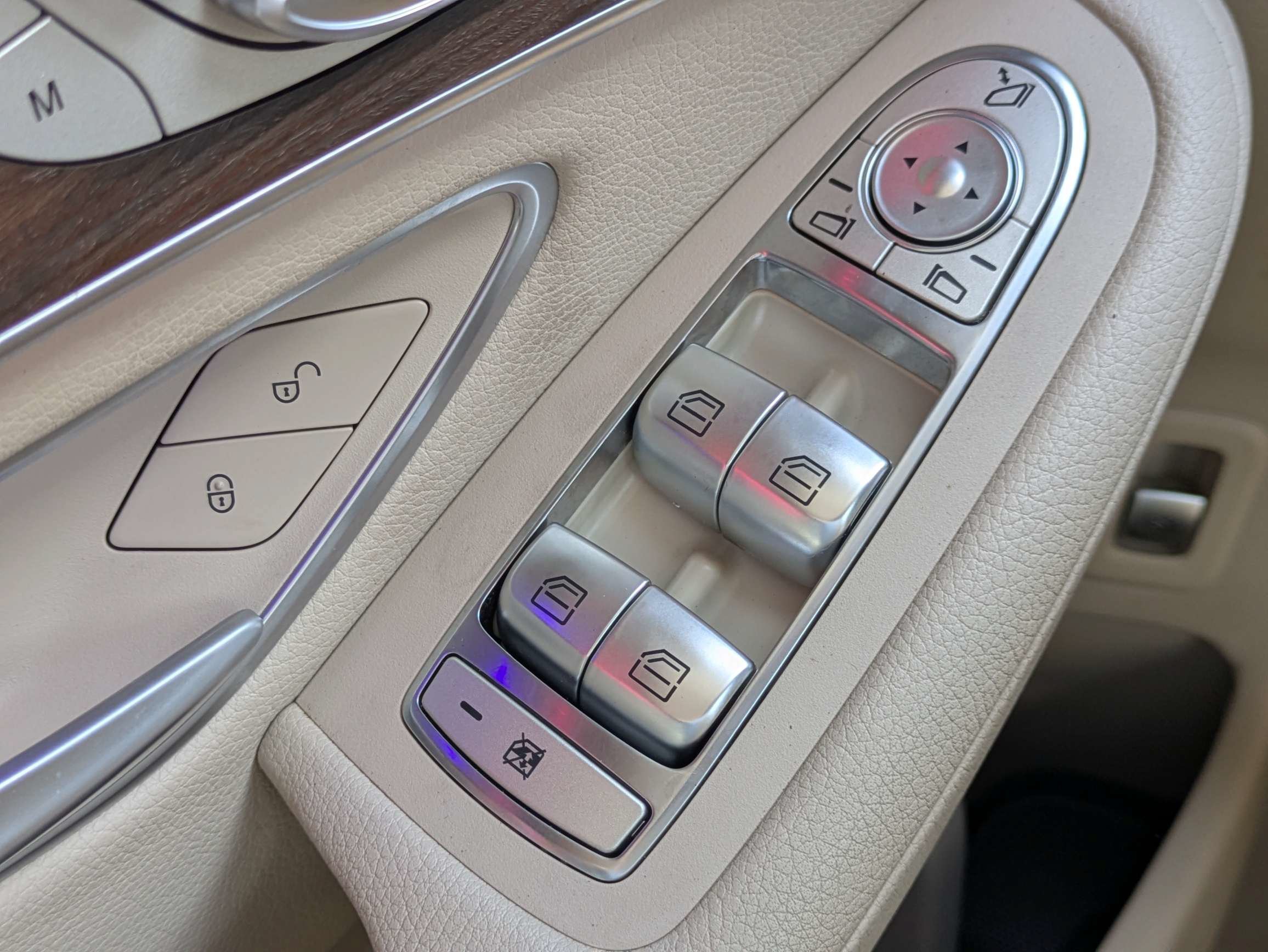 2022 Mercedes-Benz GLC GLC300 - Photo 26