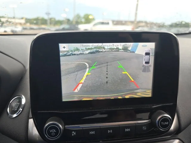 Used 2018 Blue Ford SE image 17