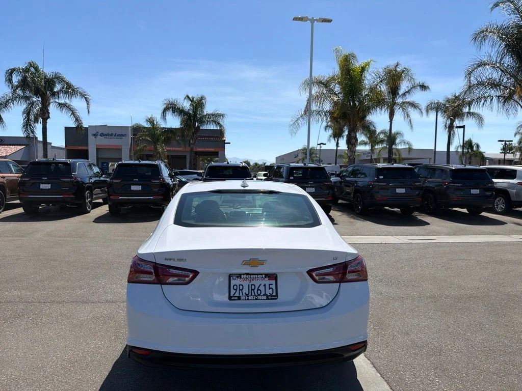 Used 2022 White Chevrolet LT image 7