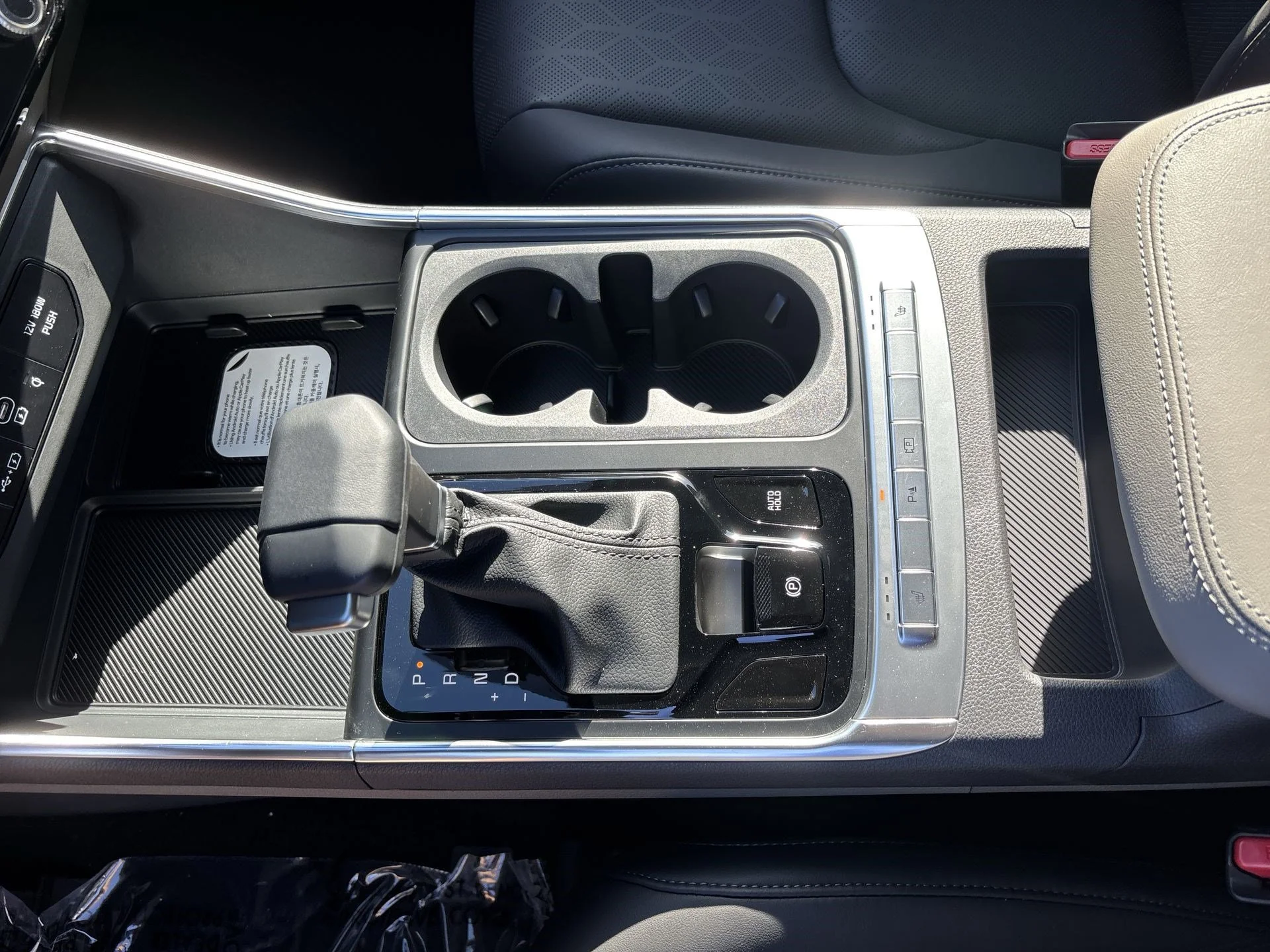 New 2027 Ivory Silver Kia EX image 21