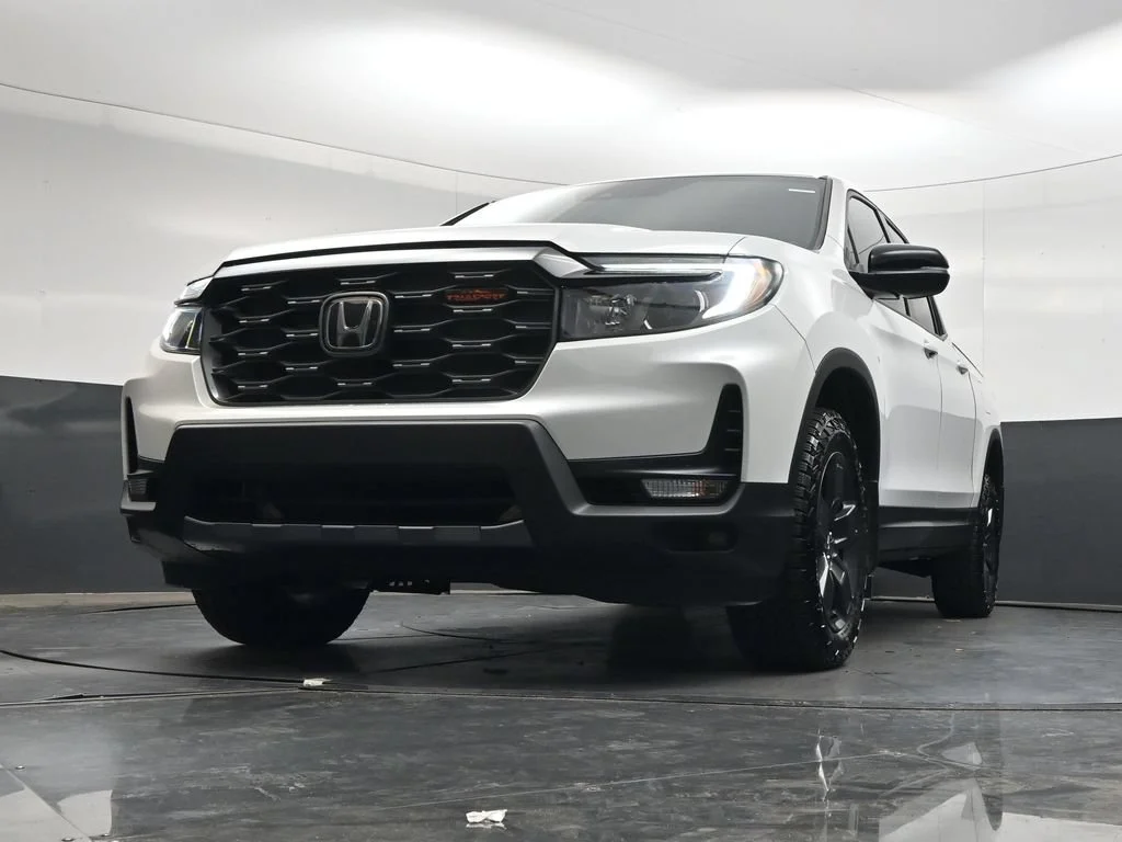Certified Used 2026 Platinum White Pearl Honda TrailSport image 28