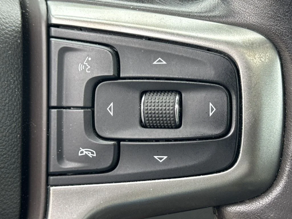 Used 2019 Red Chevrolet RST image 25