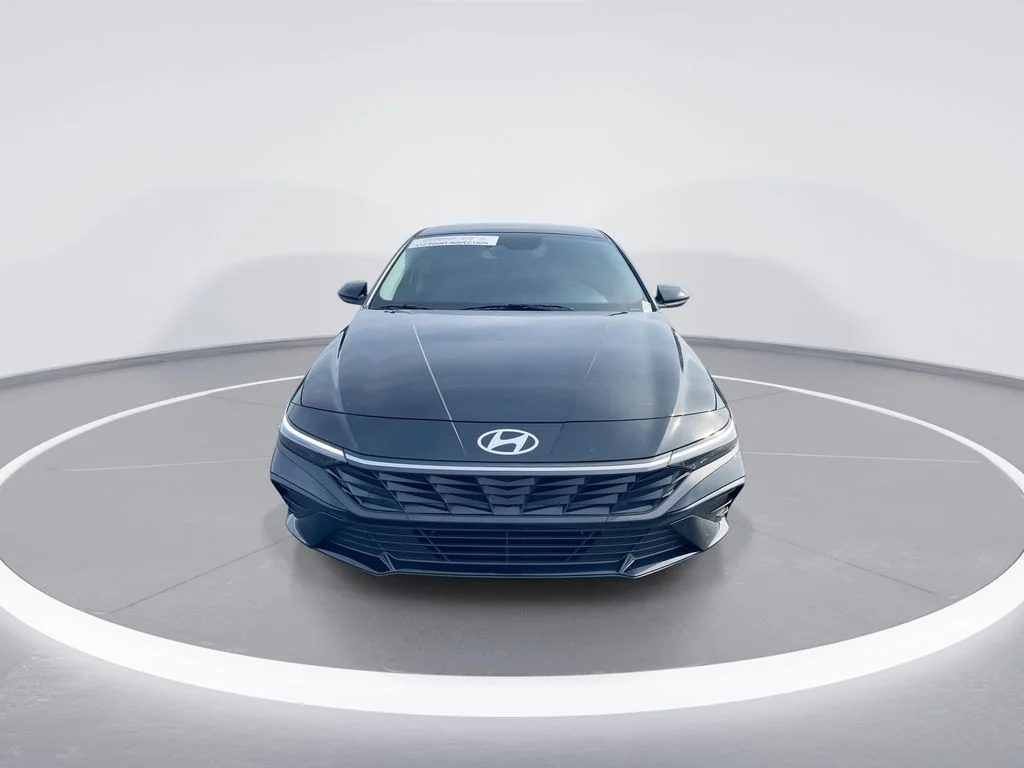 Used 2026 Black Hyundai SE image 3