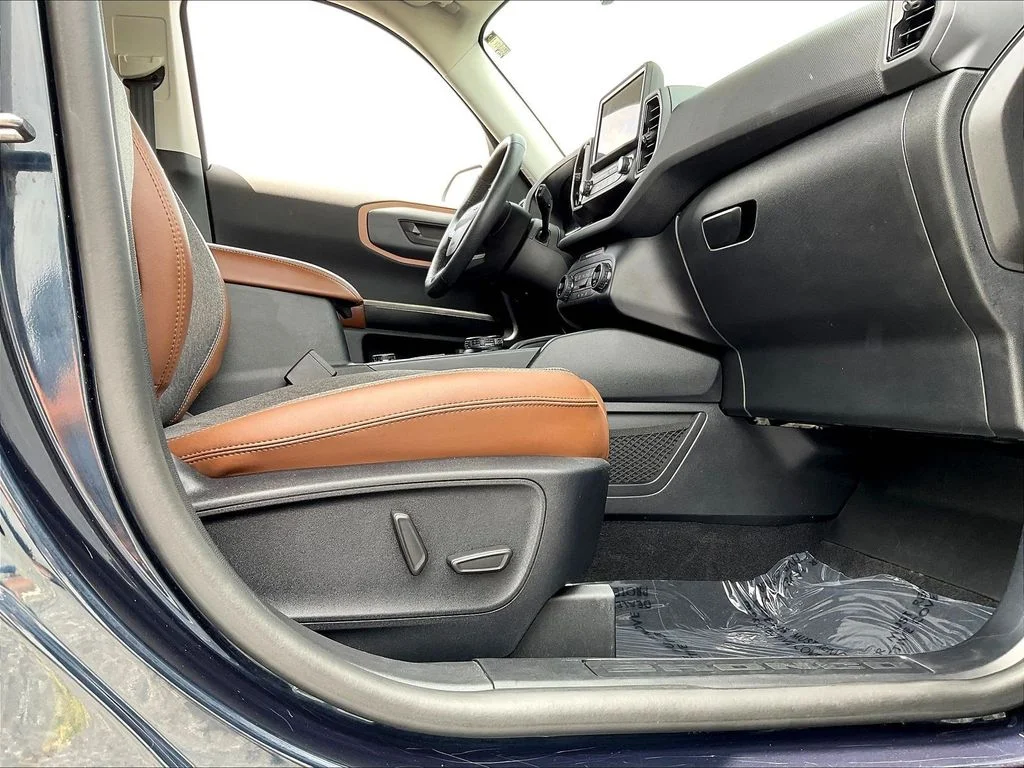 Certified Used 2021 Alto Blue Metallic Tinted Clearcoat Ford Outer Banks image 35