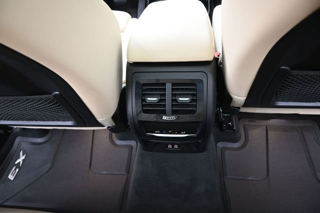 Used 2024 Black BMW sDrive30i image 27