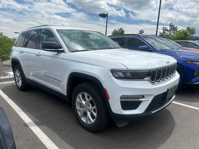 Used 2023 White/off-white Jeep Limited image 2