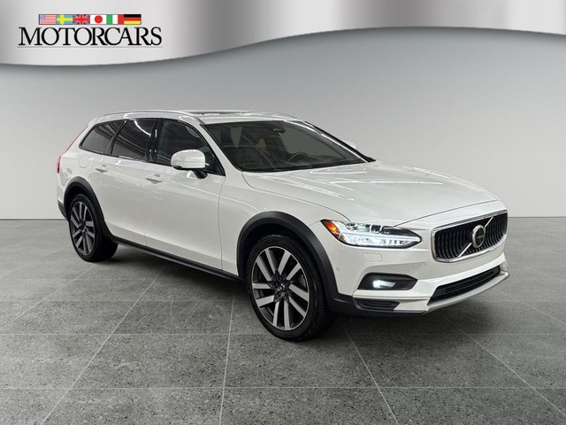 2022 Volvo V90 Cross Country B6