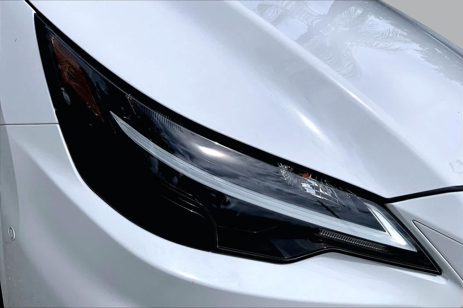 Used 2024 Ultra White Lexus F SPORT Handling image 28