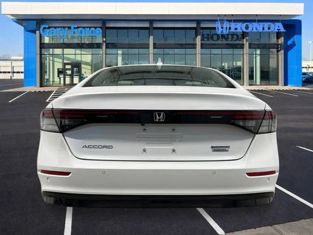 New 2026 Platinum White Pearl Honda Touring image 4