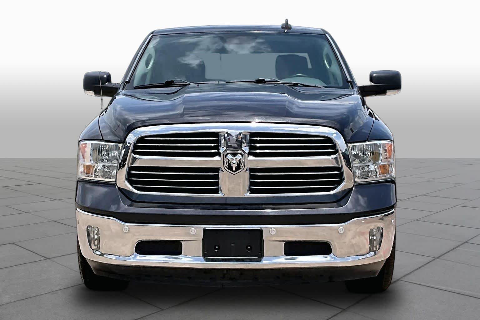 Used 2016 Brilliant Black Crystal Pearlcoat Ram Lone Star image 4