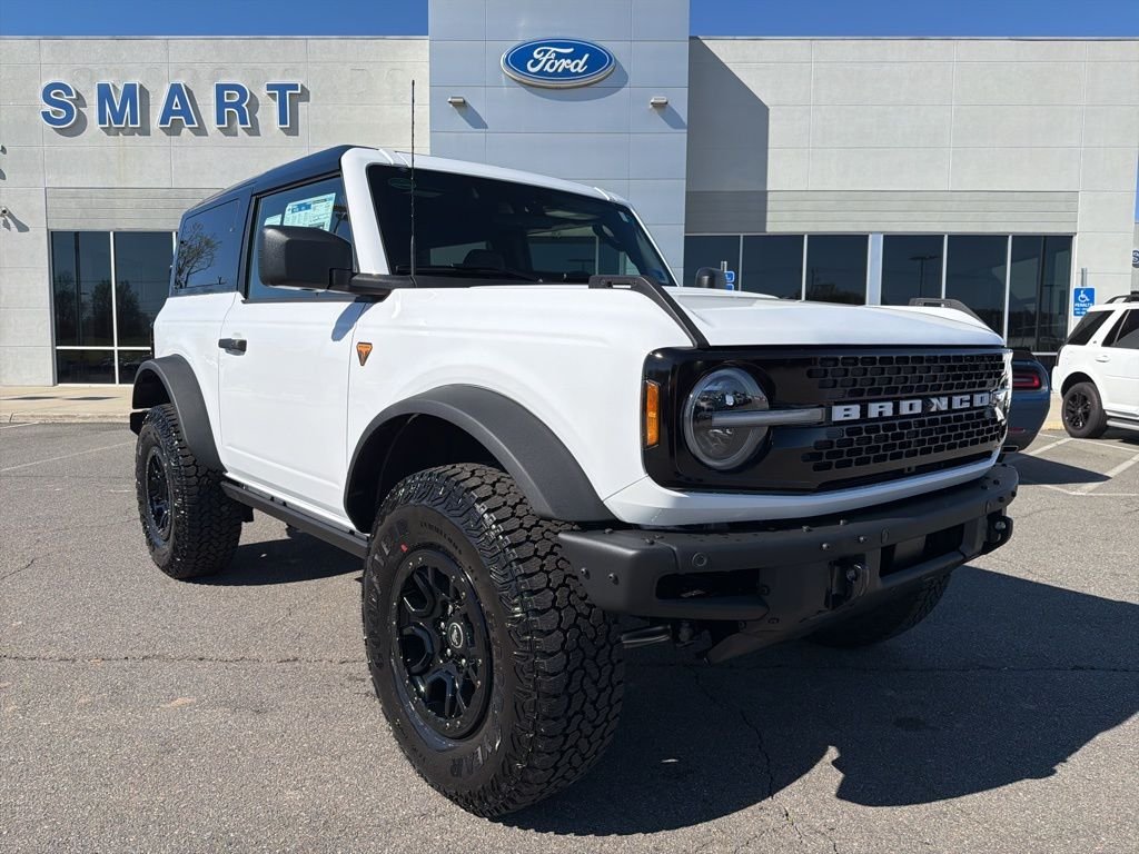 Oxford White 2026 Ford Bronco Badlands 2-Door 4WD SUV / Crossover Four-Wheel Drive