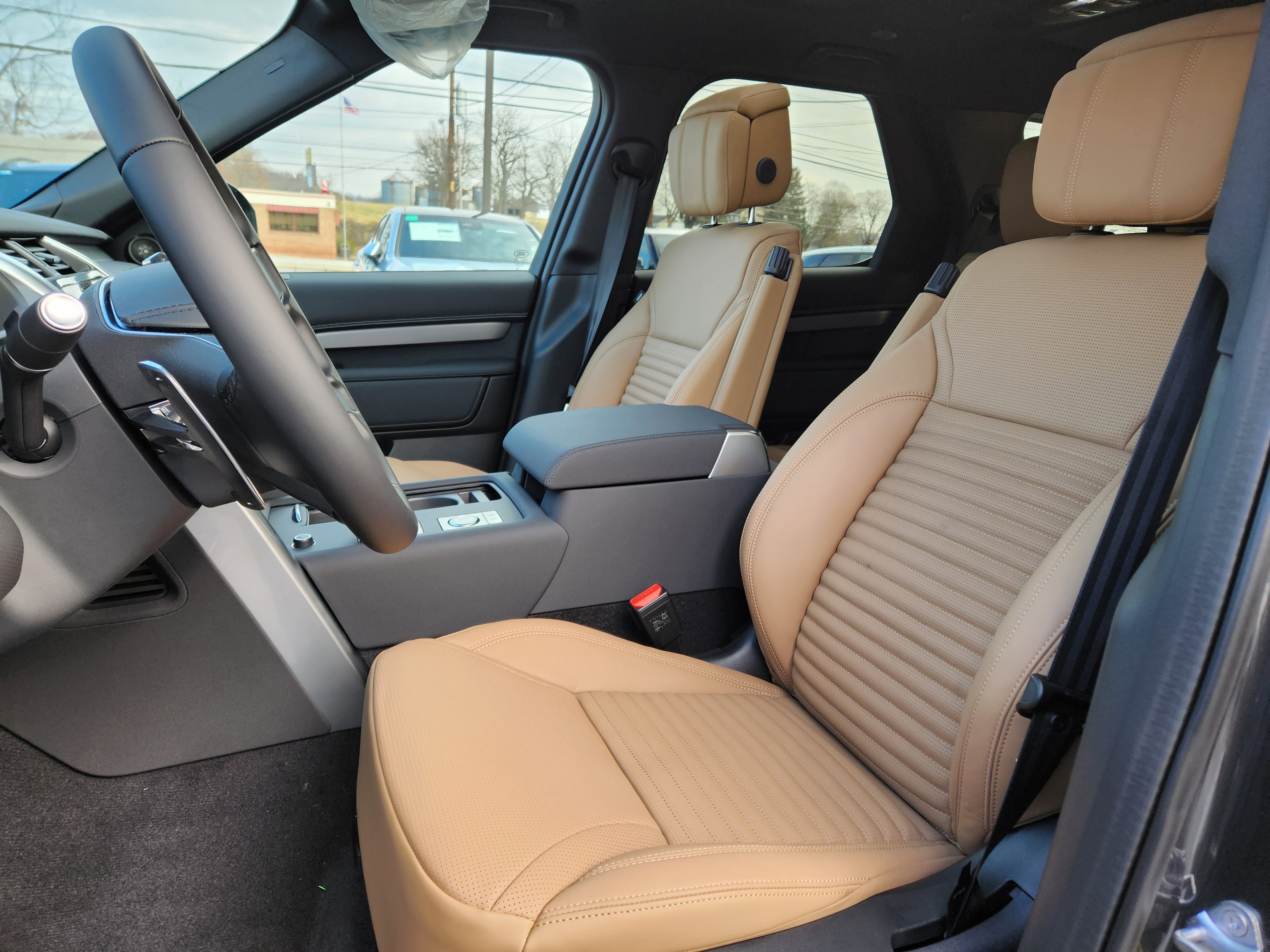 2026 Land Rover Discovery Gemini Edition - Photo 8