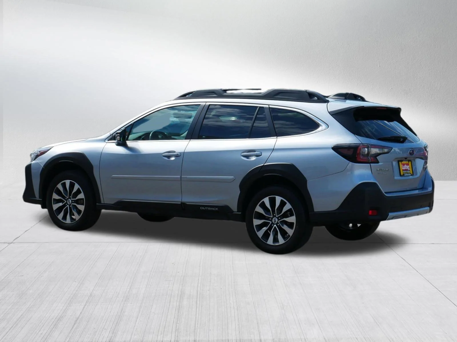 Used 2024 Ice Silver Metallic Subaru Limited image 5