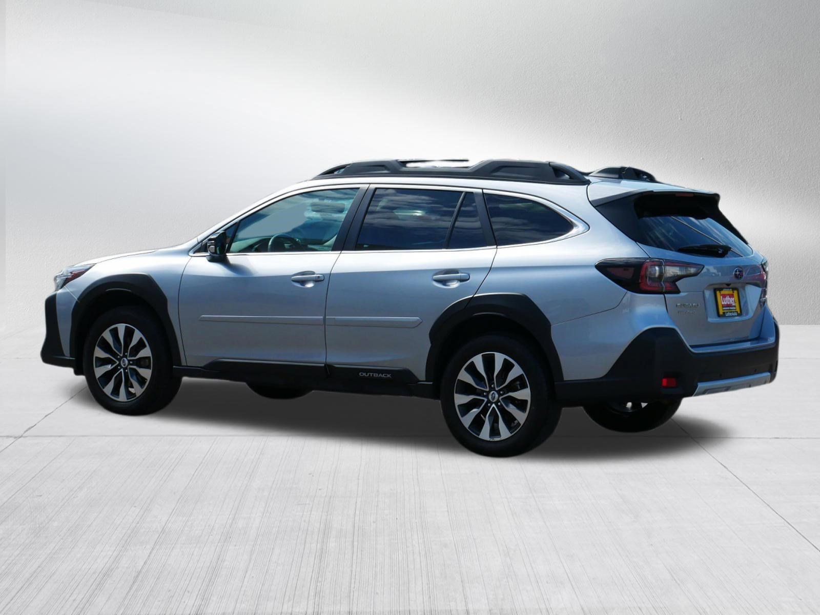 Used 2024 Ice Silver Metallic Subaru Limited image 5
