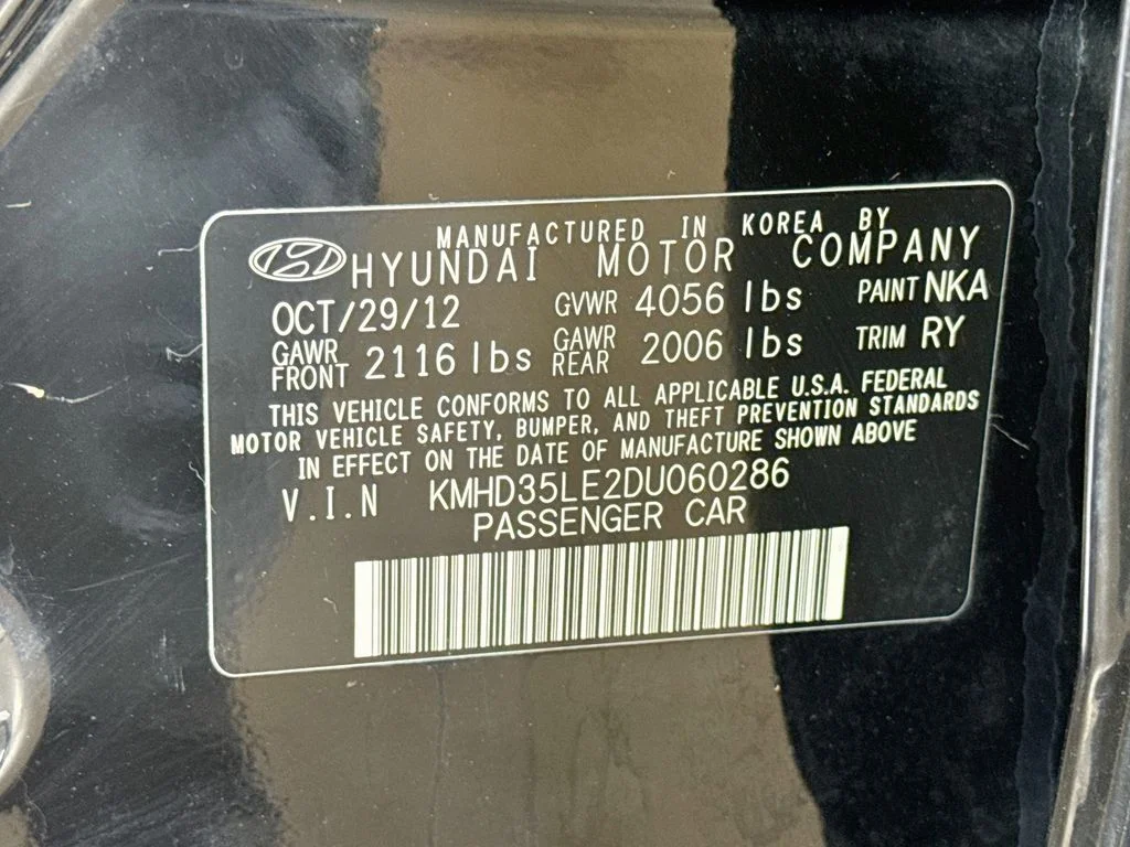 Used 2013 Black Hyundai Base image 37