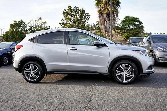 Used 2022 Silver Honda EX image 6