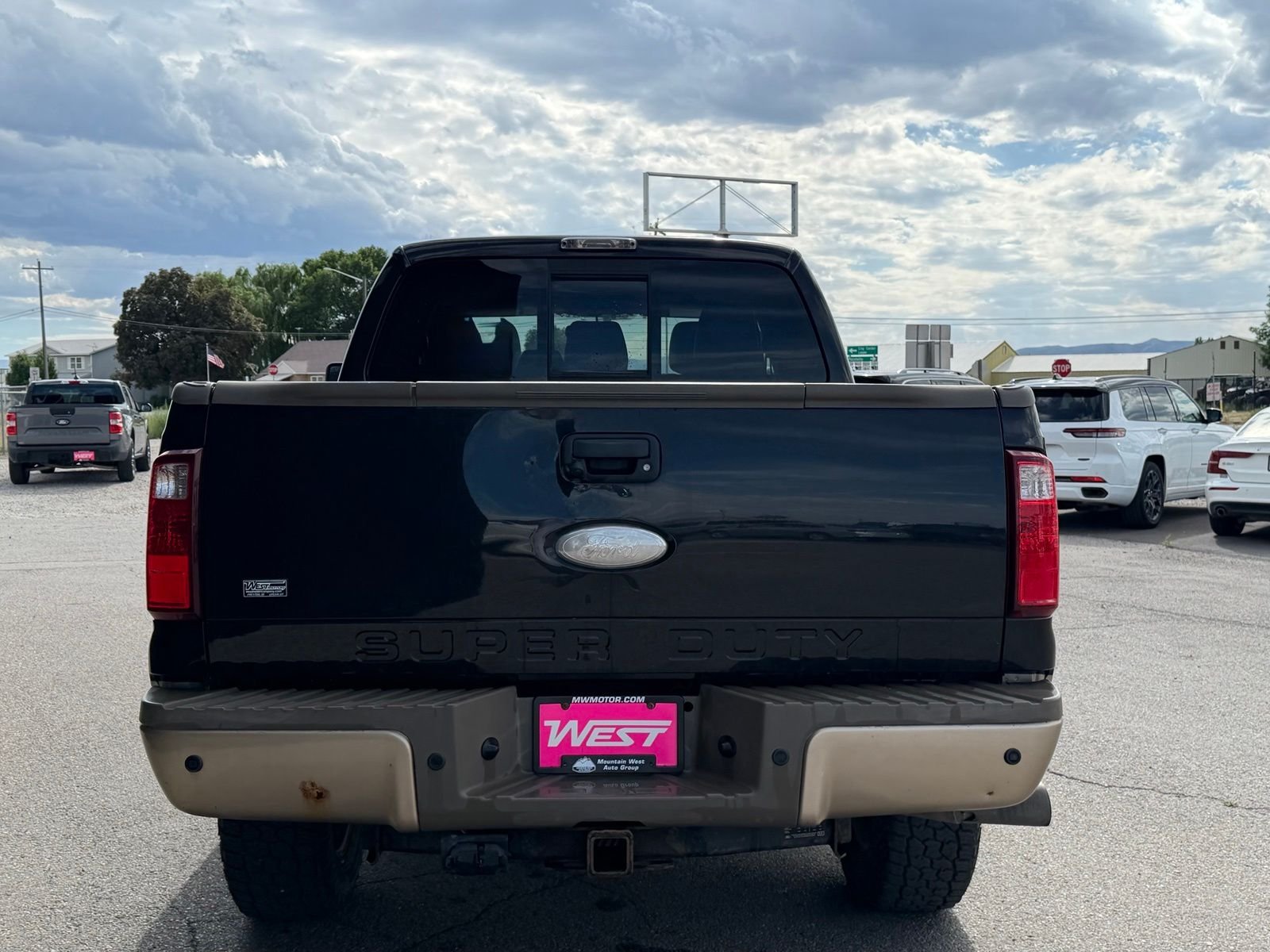 View vehicle photo 4