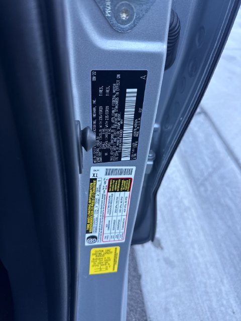 Used 2022 Silver Toyota Platinum image 23