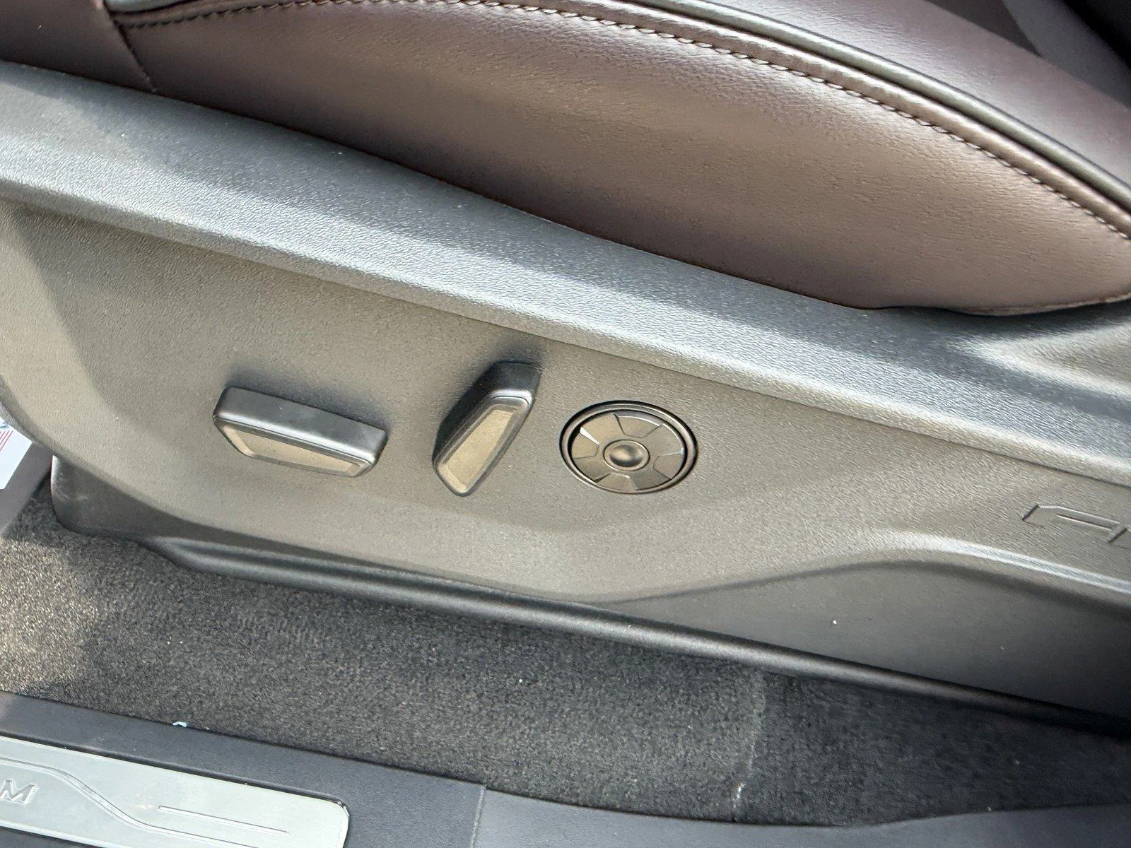 New 2027 Agate Black Metallic Ford MAX Platinum image 15
